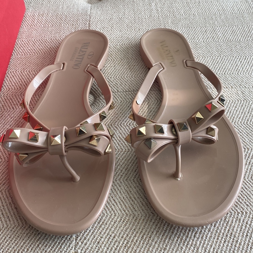 SOLD ON FB Valentino Rockstud Thong Sandal size 40